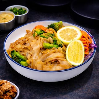 L-See Ew Noodle